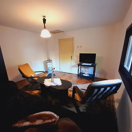 Vikendica Katarina 奥夫查尔巴尼亚尼